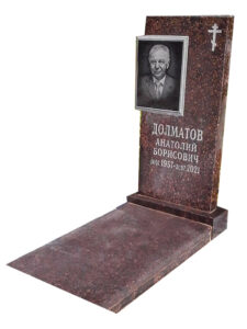 Памятник из коричневого гранита в КРЫМСКЕ